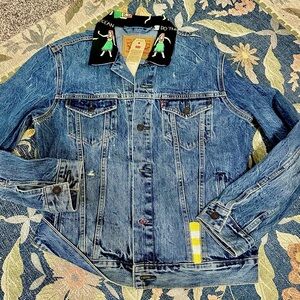 LEVIS DENIM JACKET